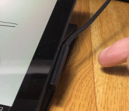 「Surface Pro 6」の電源接続はマグネットでストレスなし。